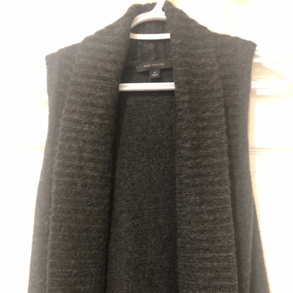 Ann Taylor sweater vest - Picture 3 of 4
